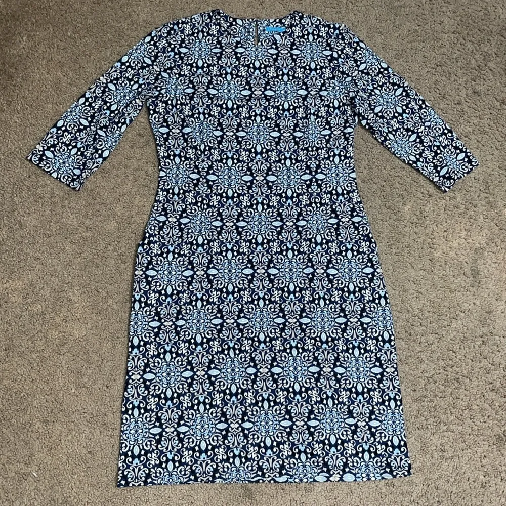 J. McLaughlin Catalyst 3/4 Sleeve Crew Neck Catalina Cloth Dress Blue Medallion - Image 2
