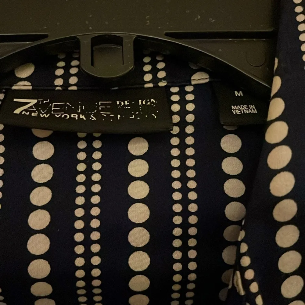 NY & Company 7th Ave Navy & White Dot Printed Button Down Blue Size M - Image 4