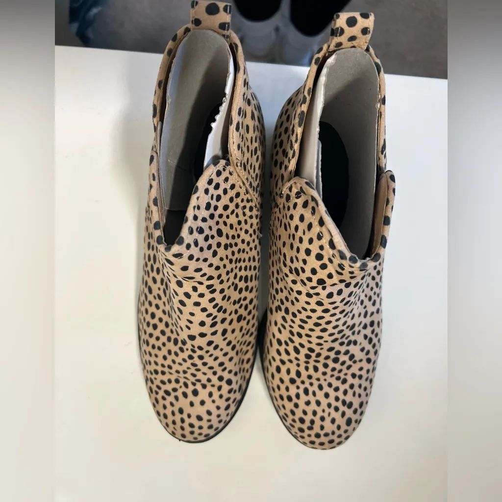 Universal Threads Leopard Print Ankle Boots - Image 3