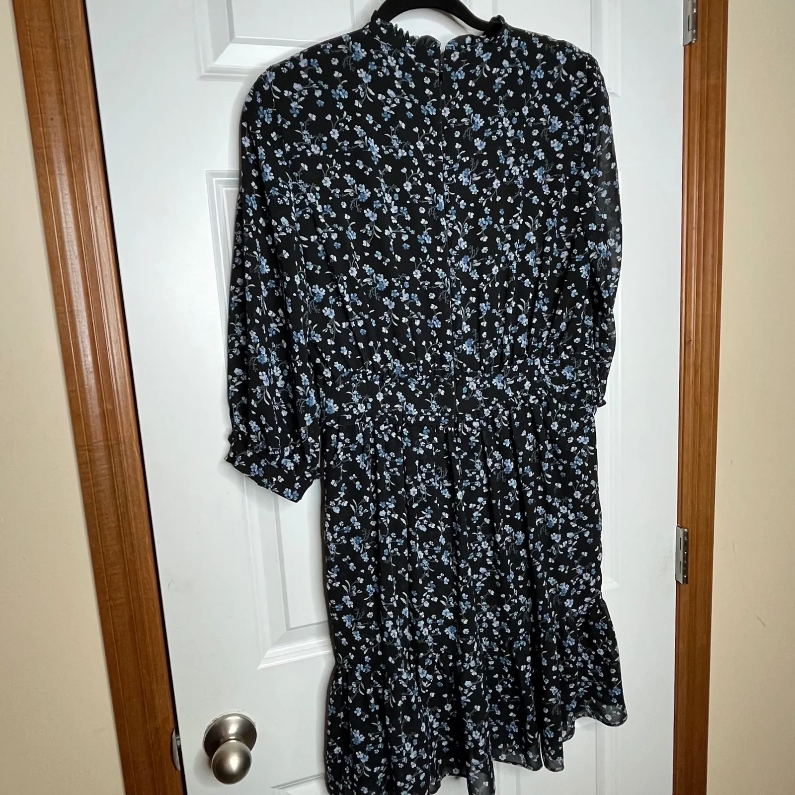 Ever New Melbourne Women Size 8 Black Blue Floral Ruffle Tiered Midi Dress - Image 6