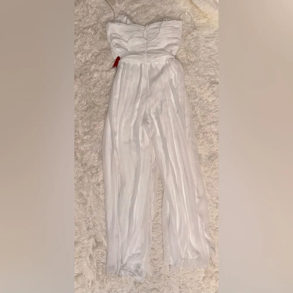 NWOT Mac Duggal Flowy Faux Wrap white belted Jumpsuit sz M - Image 6