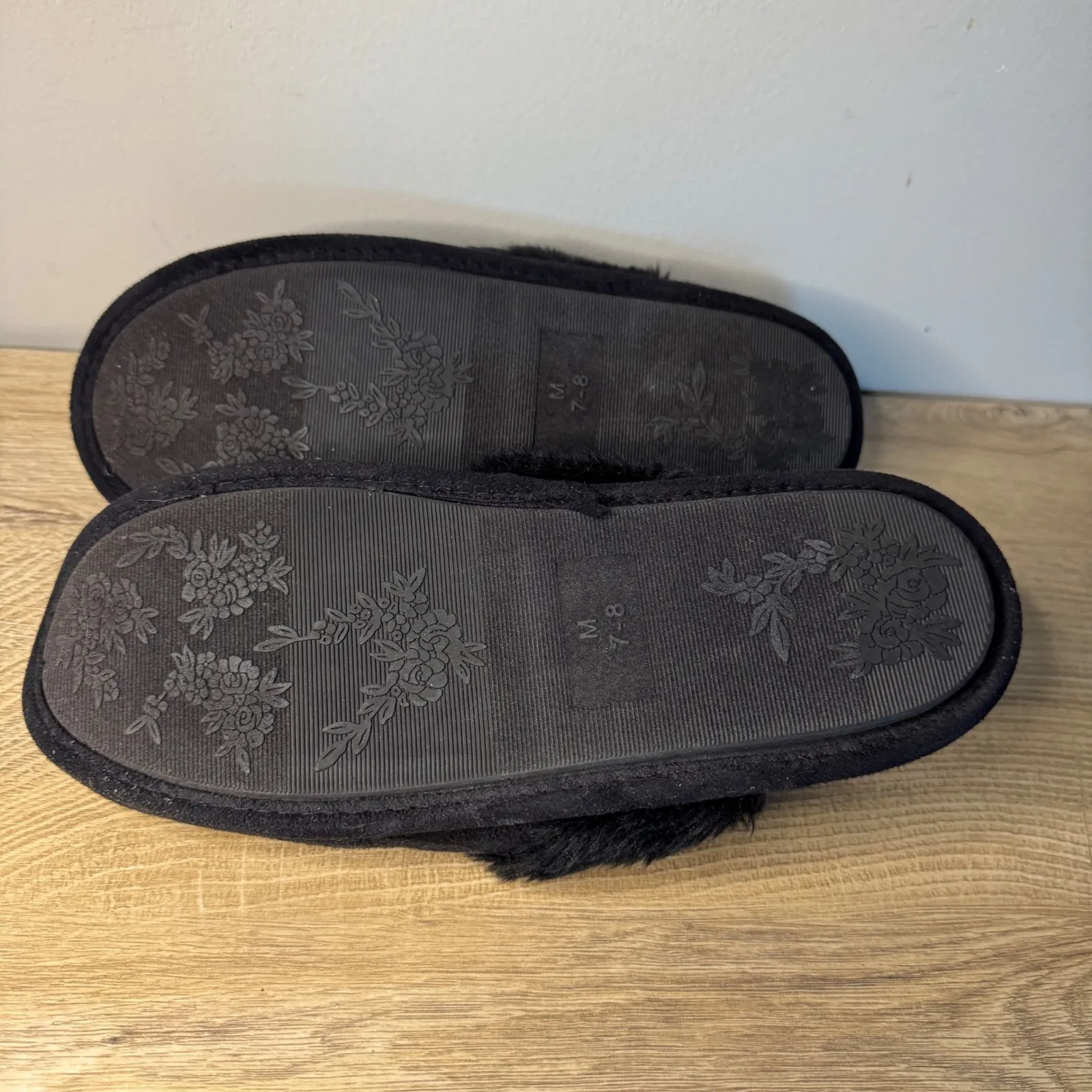 Naturalizer Slippers Black Rhinestone Faux Fur Lined Womens Size‎ M (7-8) - Image 6