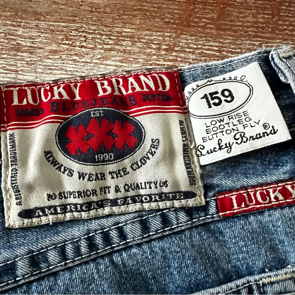 Lucky Brand Denim Button Fly Low Rise Cut Off Size 12/31 Blue Jean Shorts 32x4” - Image 3