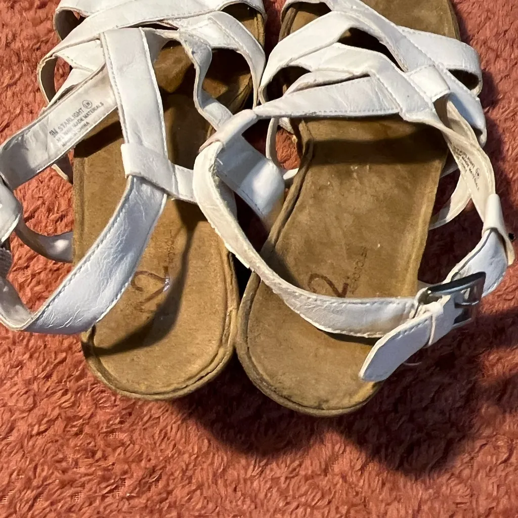 AEROSOLES White Sandals Crisscross Straps Wedge Platform Heels SZ 9 Designer - Image 5