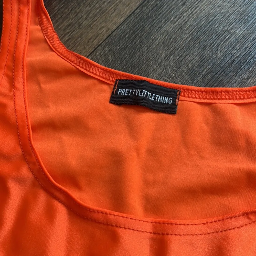 Prettylittlething Crop Top - Image 2