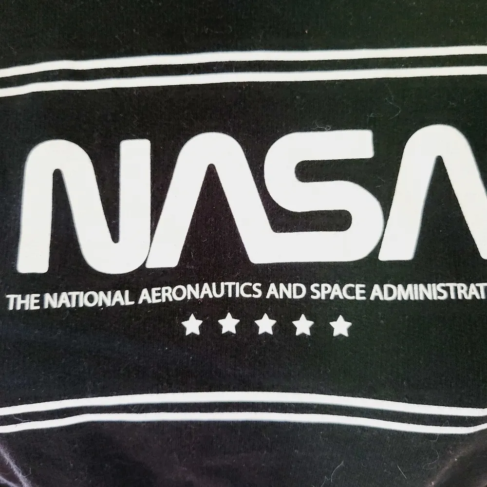 H&M cropped Nasa sweatshirt size small - Image 3