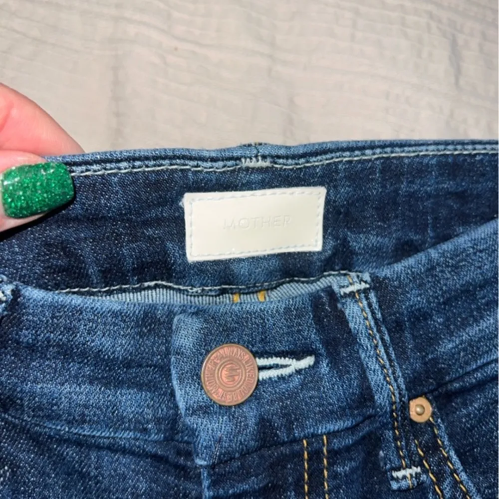 Mother‎ High Waisted The Looker Flower from the Storm
Size 25 Blue - Image 3