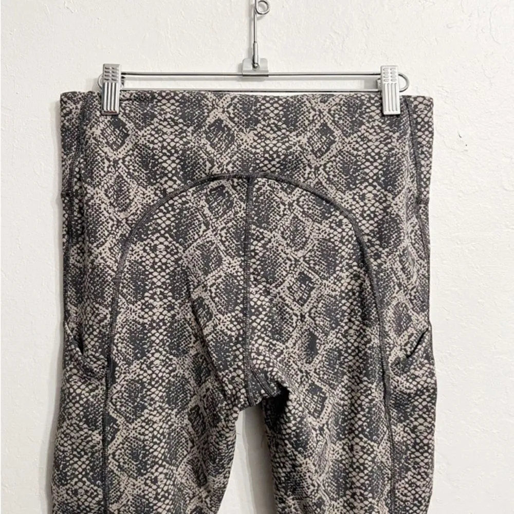 ATHLETA Python Brown Snake Print Brown Ultimate 7/8 Tights Leggings Medium‎ - Image 3