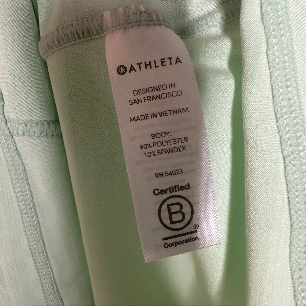 Athleta Pacifica UPF 50+ Long Sleeve Top in Mint Sorbet Size Medium - Image 9