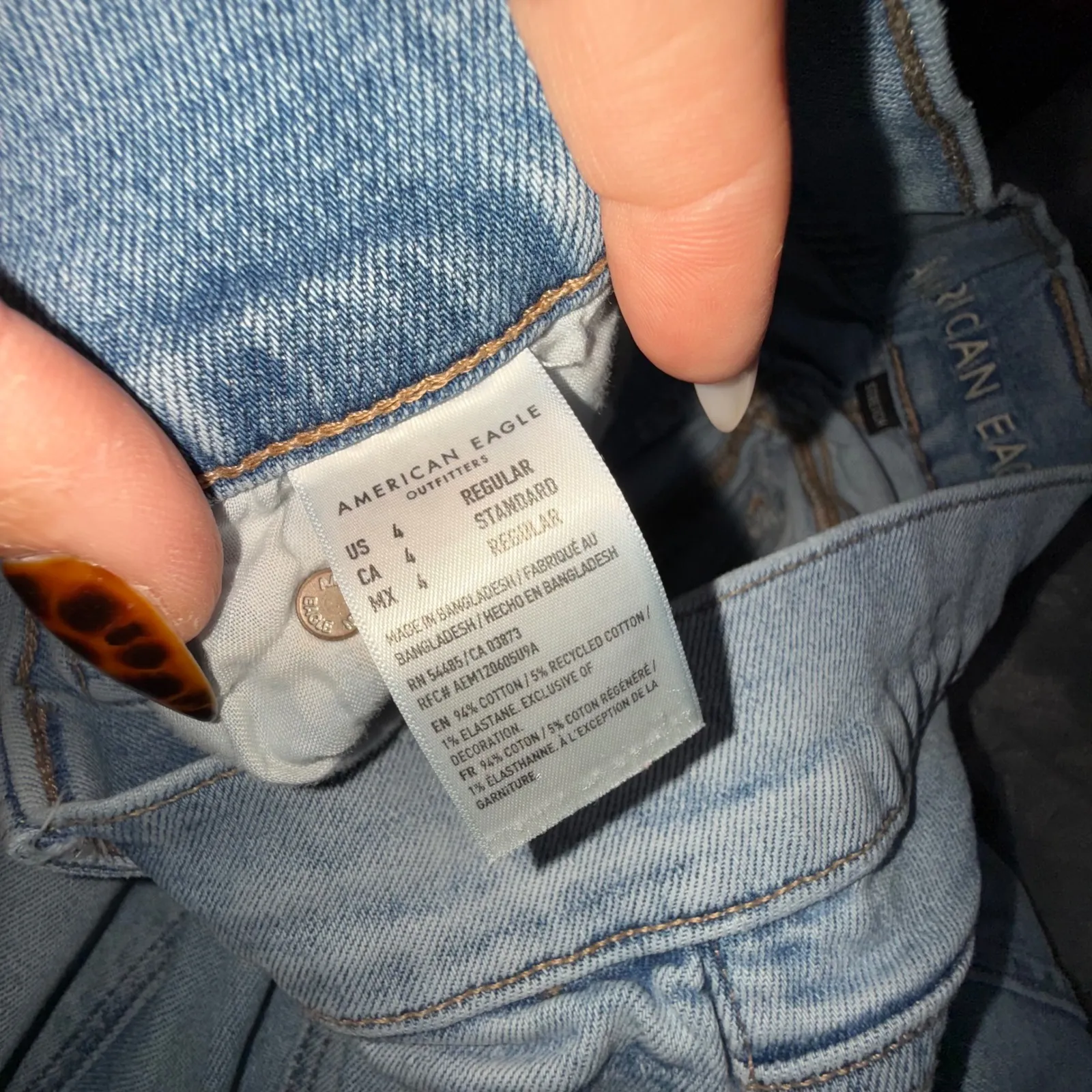 American Eagle 90s Lo Rise Skinny Kick Jeans Women 4 Light Wash Stretch Bootcut‎ Blue Size undefined - Image 3