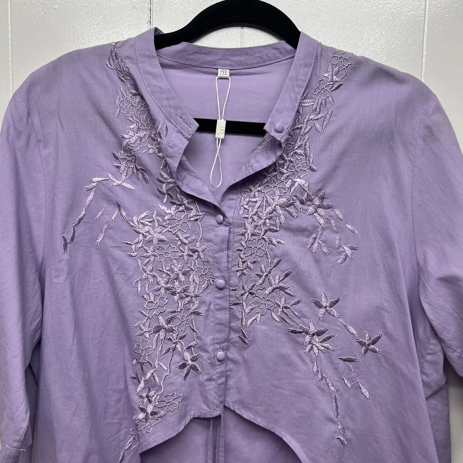 Embroidered Button Front High Low Women's Purple Tunic Size XL Short Sleeve - Image 2