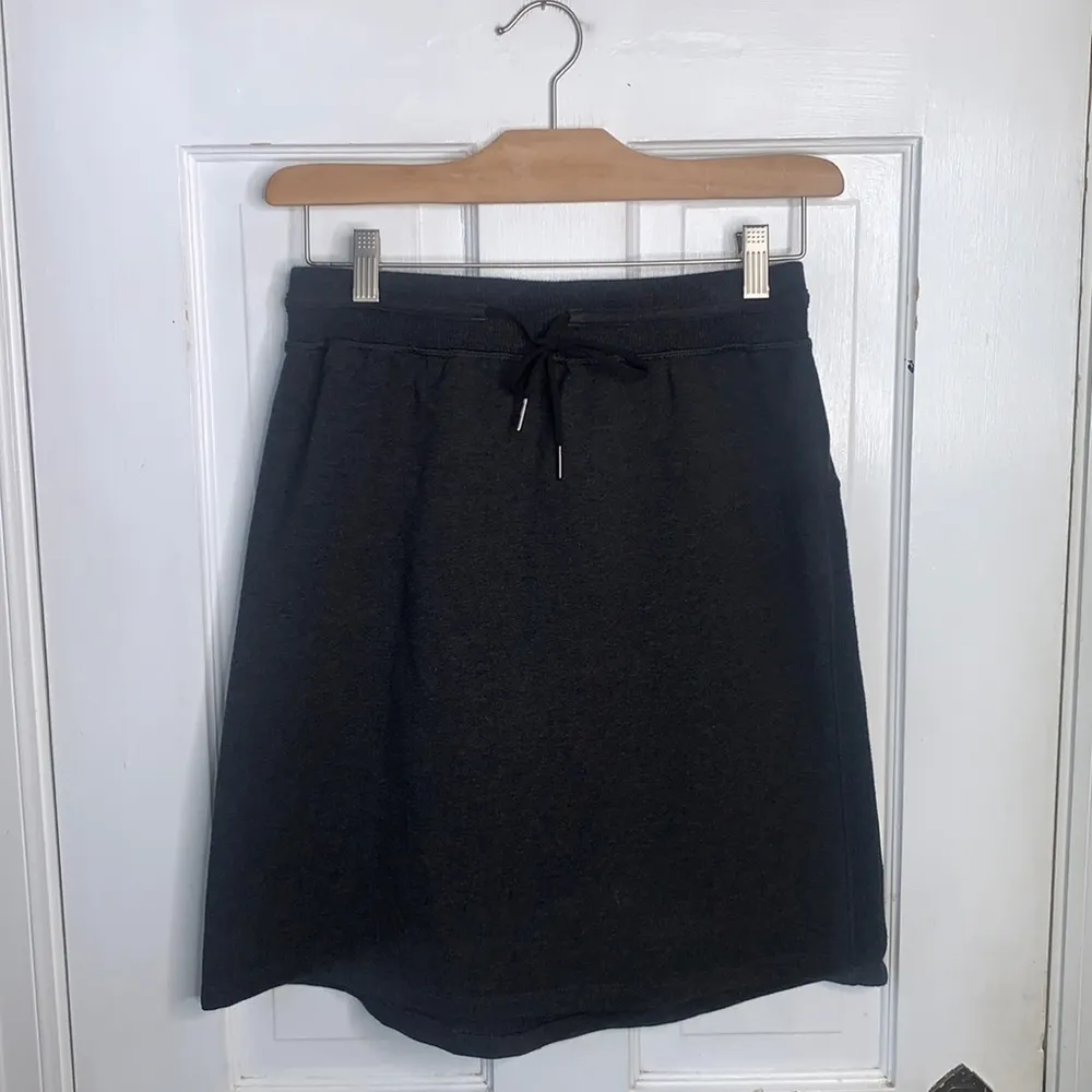 Lululemon Start Anew 21” Skirt in Heathered Black W-403 Size 6 - Image 6