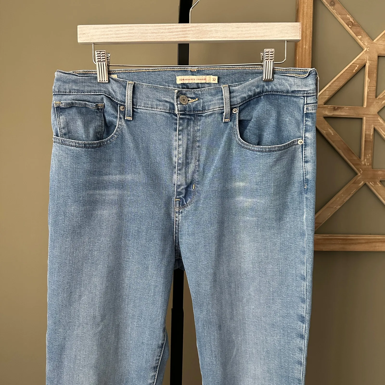 Levi's 724 High Rise Straight Premium Jeans Size 32 - Image 3