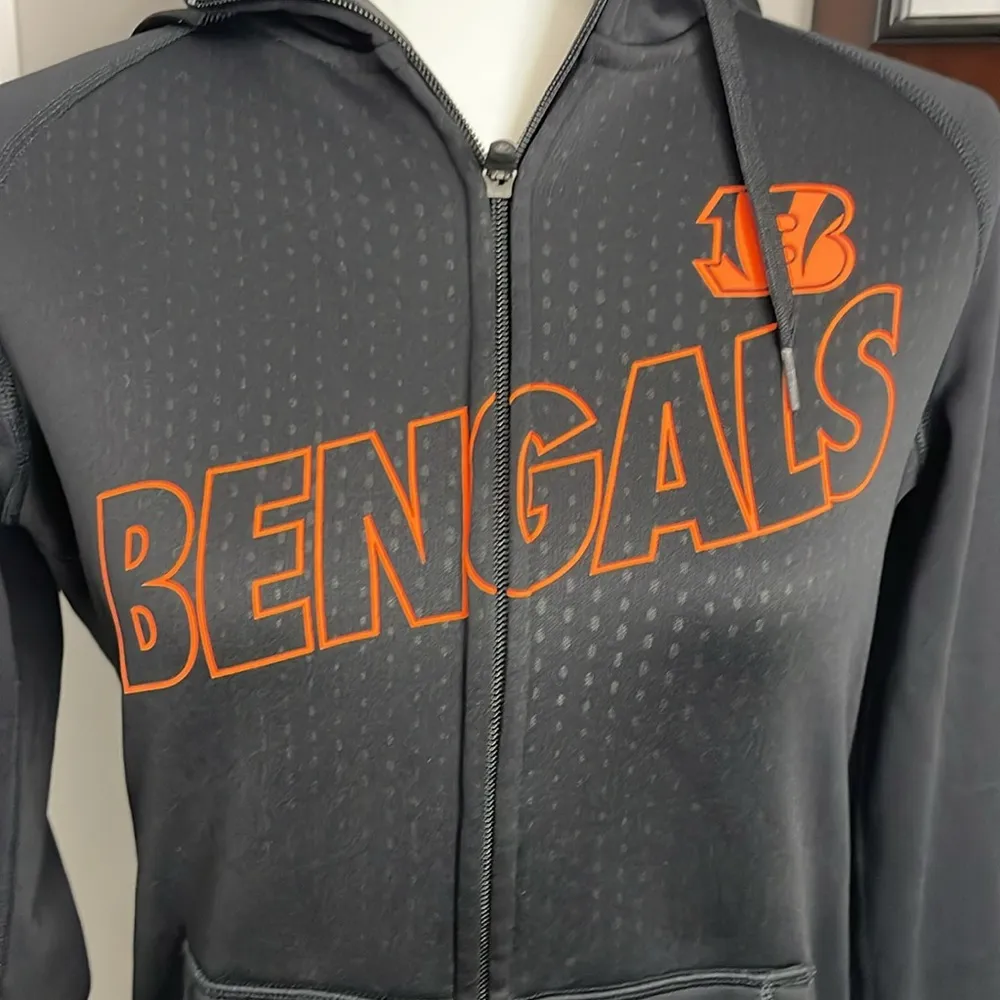 Nike Cincinnati Bengals NFL Zip Up Hoodie Womens Size Medium Dri Fit Lined Warm - Image 2