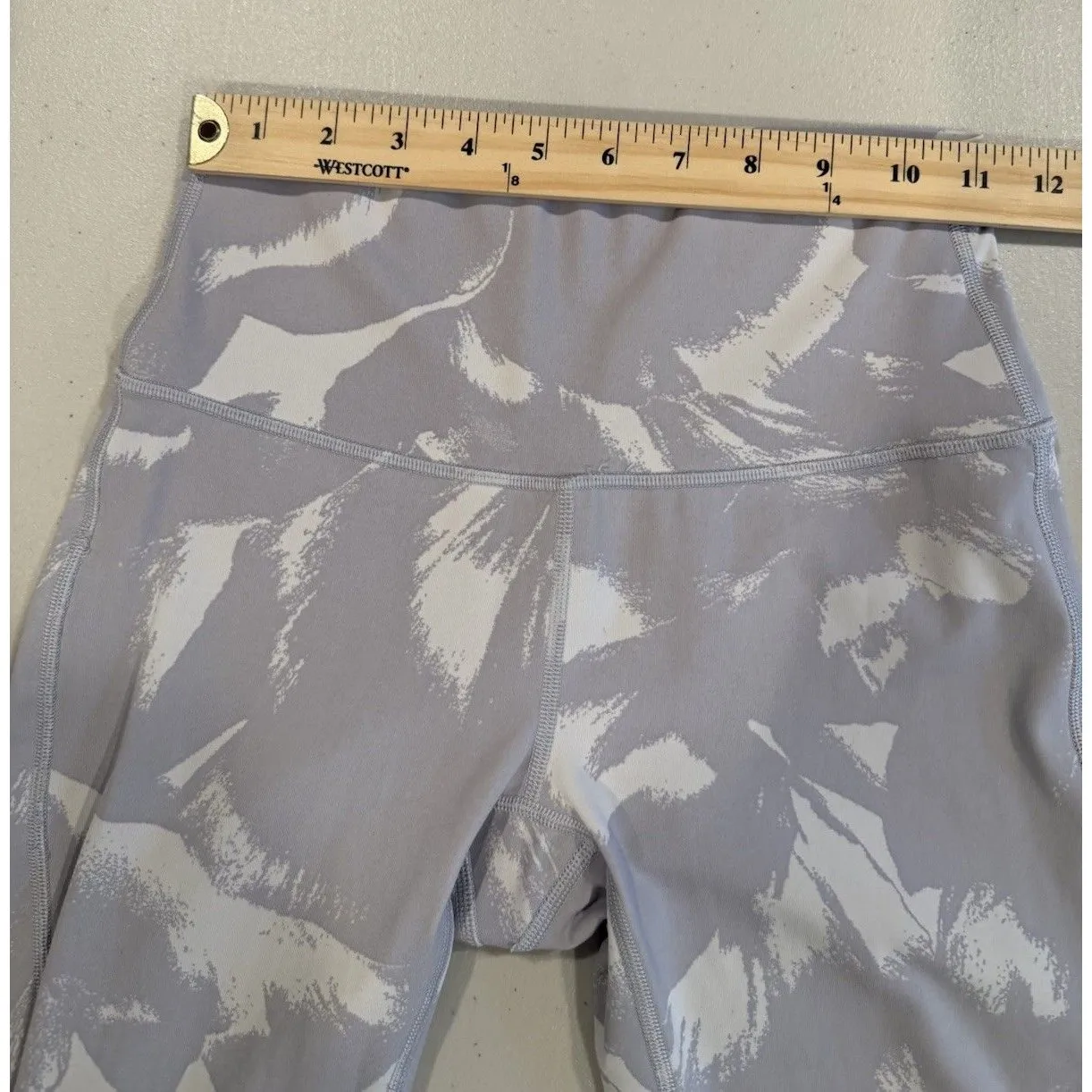 Lululemon Leggings Womens 4 Light Grey Patterned Stretch Active Athletic Travel - Image 7