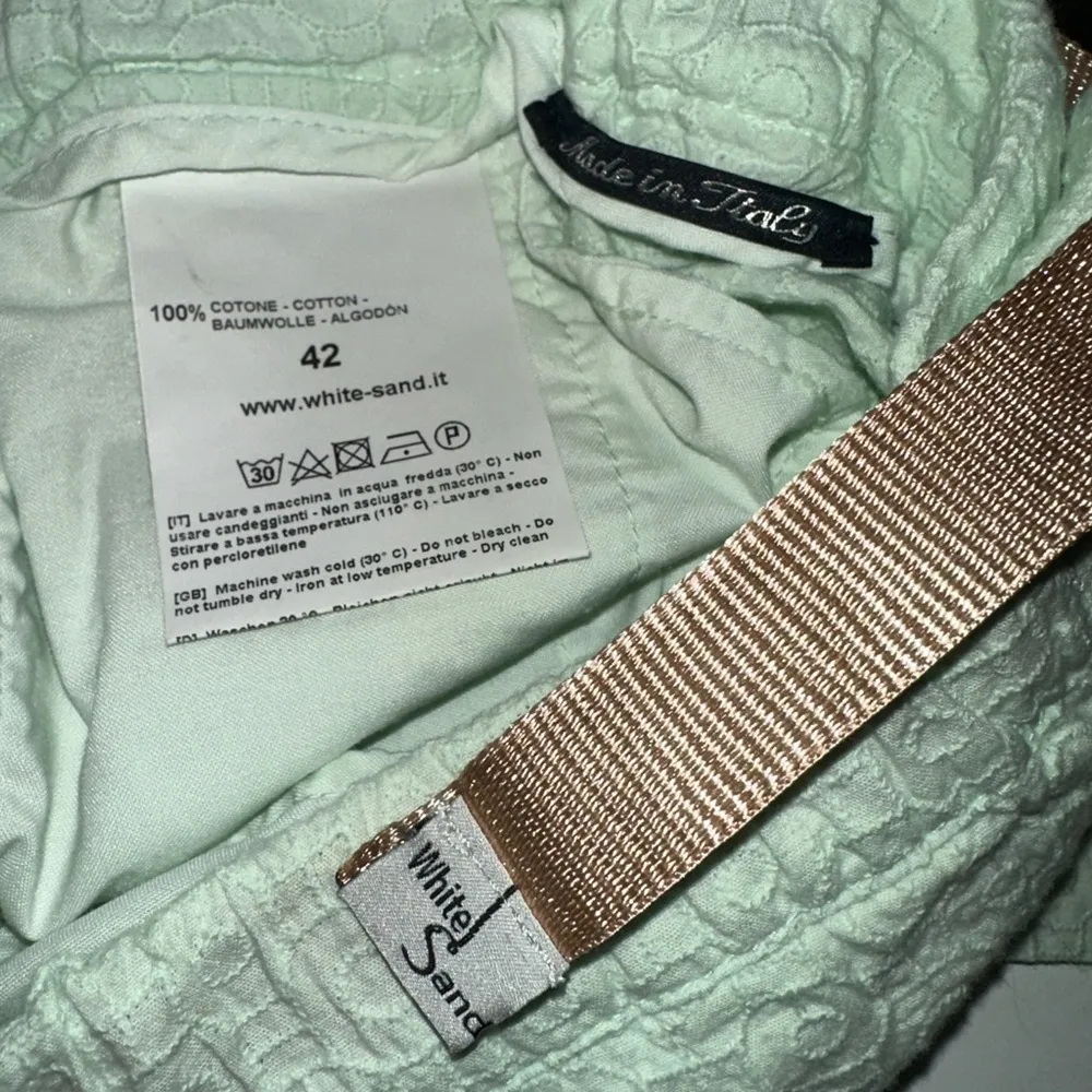 Mint Green Textured Ankle Pants with Gold Belt & Stone Detail, size IT 42 / US 6 - Image 5