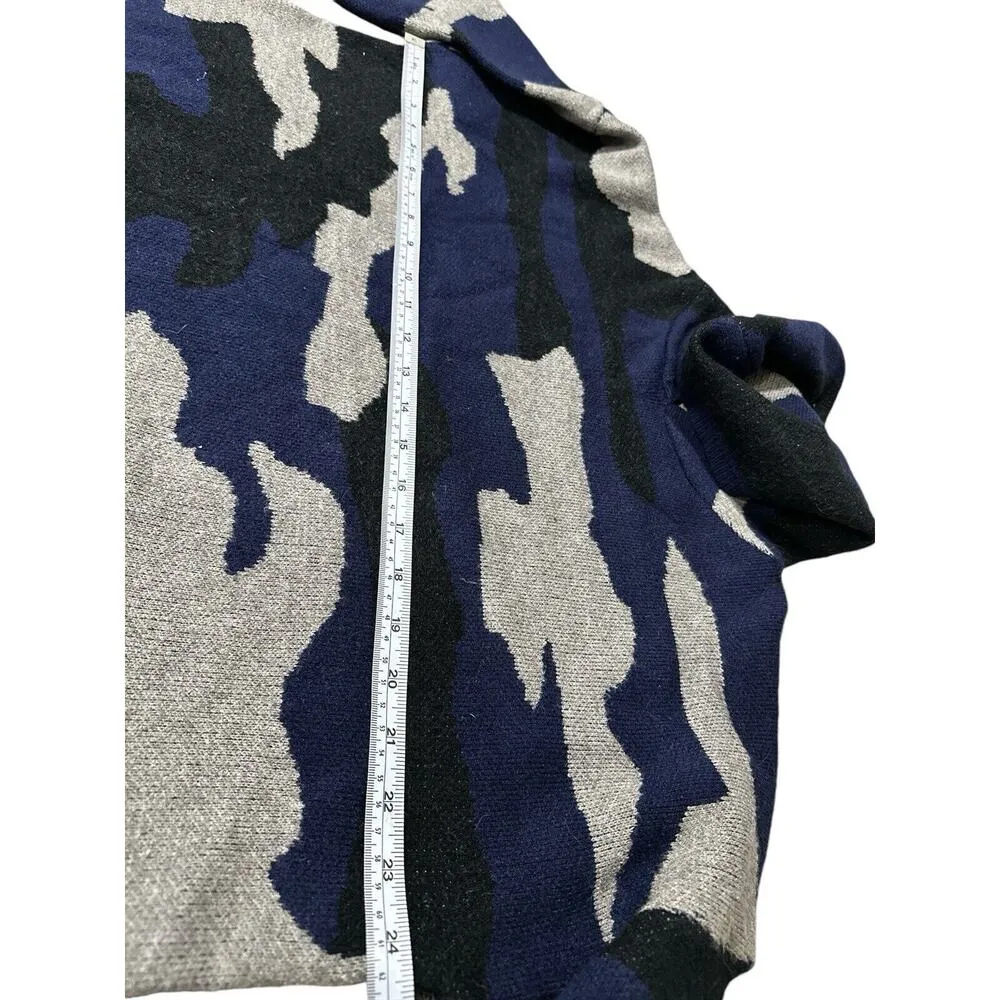 Camo Oversized Hoodie Sweater, Size M - Image 6