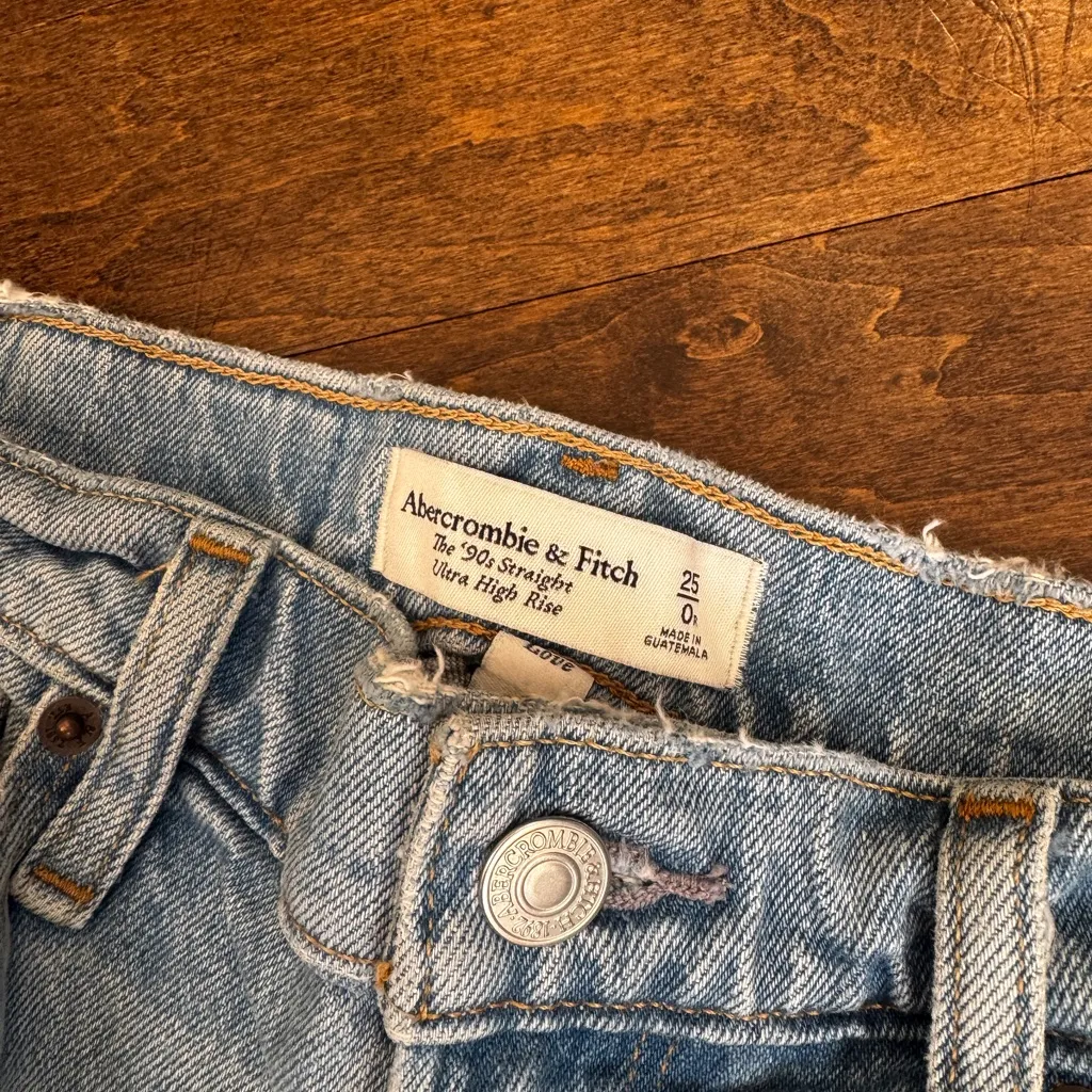 Abercrombie and fitch light wash high waisted straight leg ripped jeans US 25 - Image 6