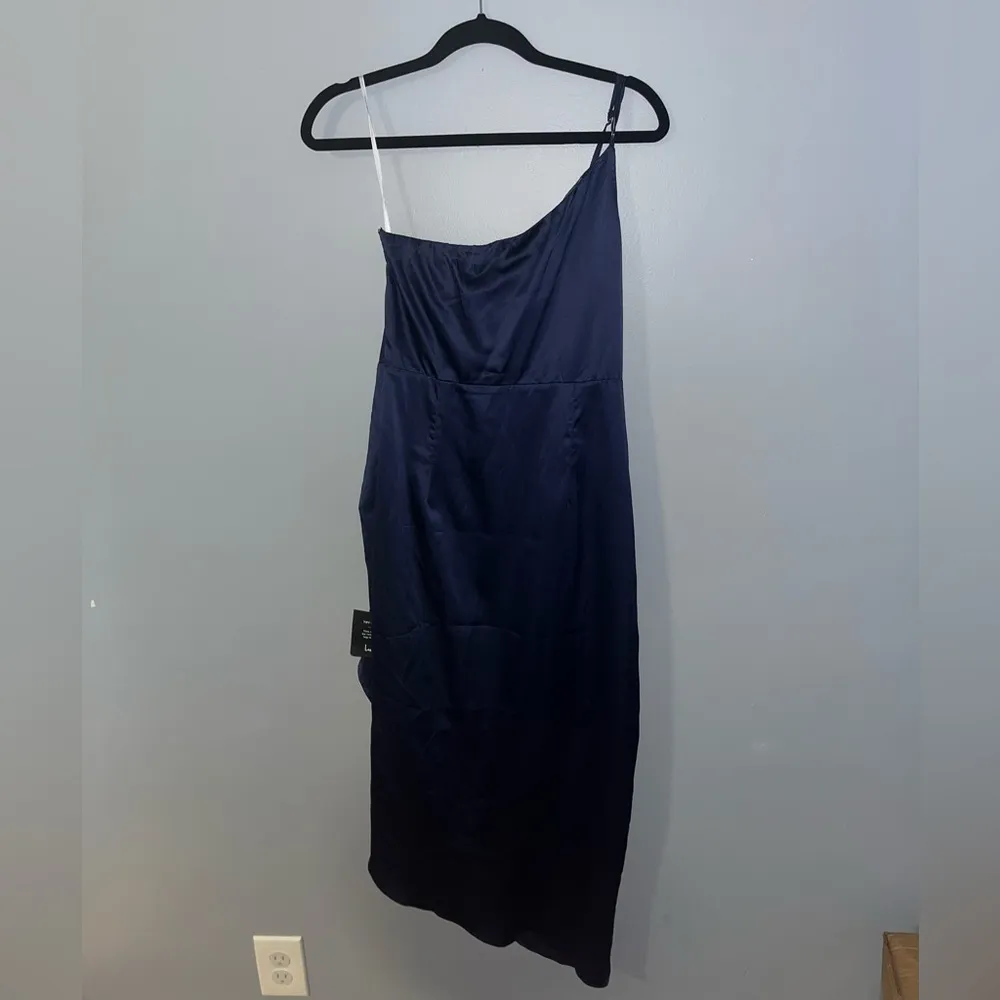 NWT Lulus Law of Attraction Navy Blue One-Shoulder Asymmetrical Midi Dress - Image 3