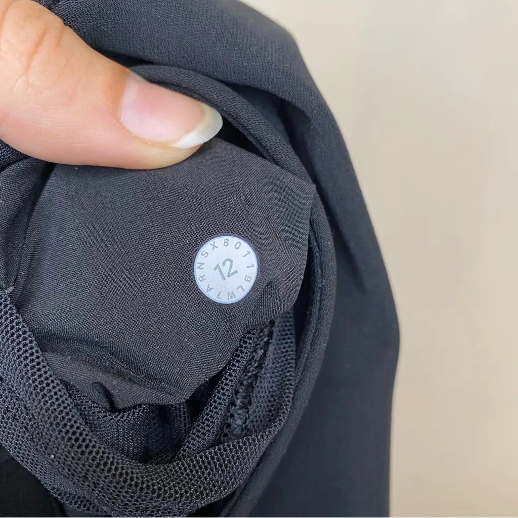 LULULEMON On The Fly Short *Travel Woven 2.5" Inseam Black Sz 12 W7ARNS - Image 9