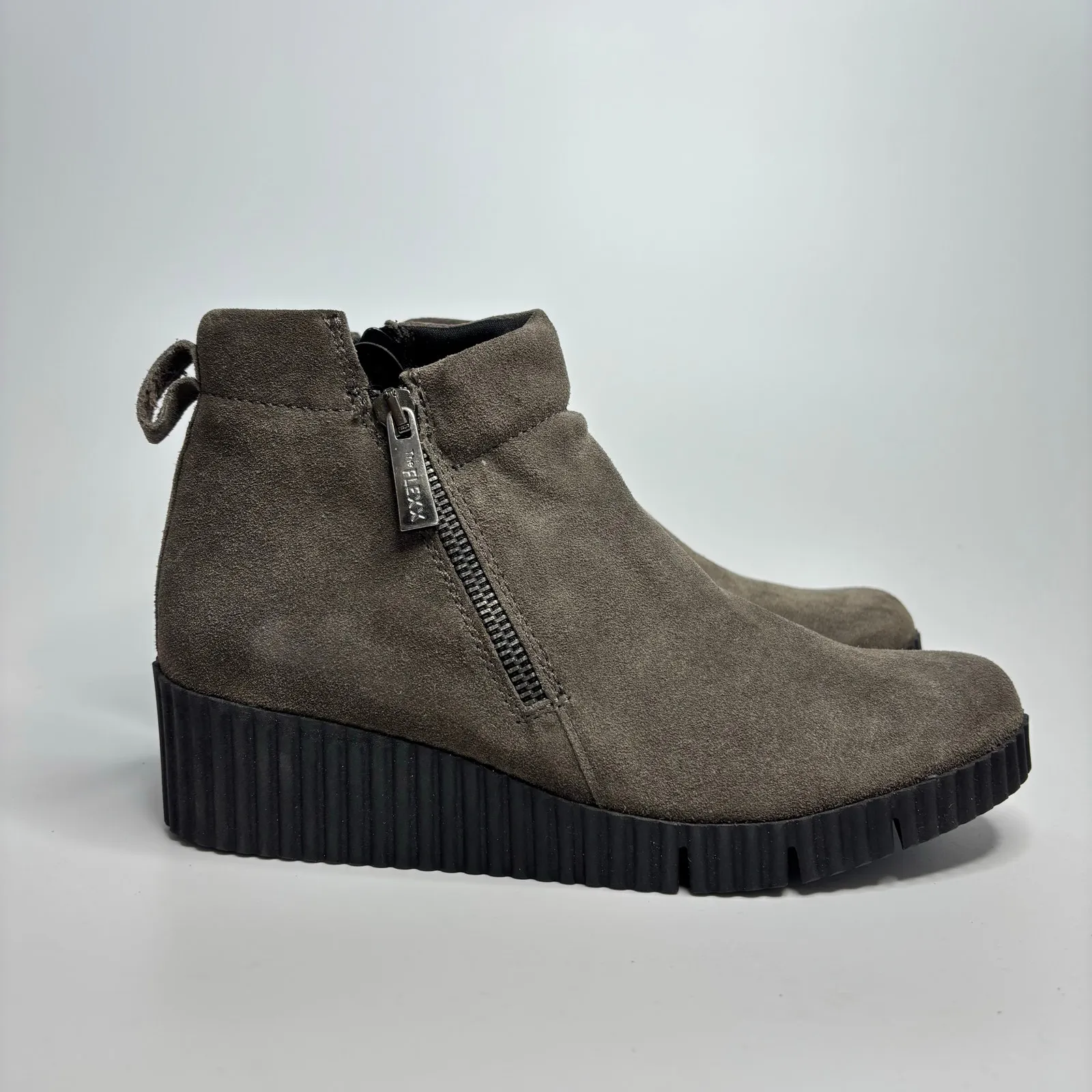 The FLEXX Women's Easy Does It Booties in Fango Suede Gray Size 6.5 - Image 6