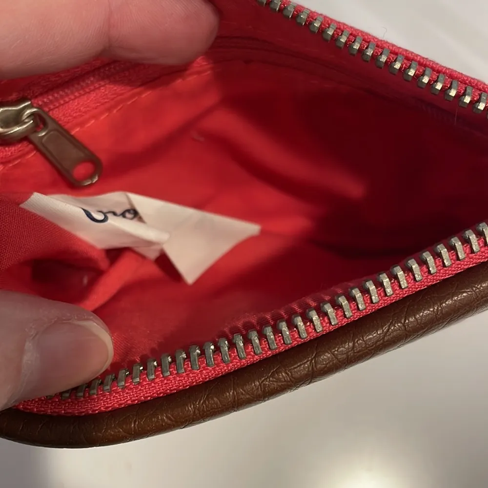 Aeropostale pink and white appliquéd wallet - Image 3