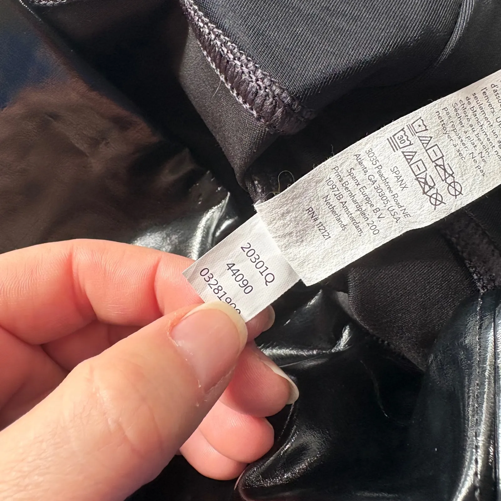 SPANX‎ Faux Leather High Waisted Leggings Pants Women's M/M Black Shiny - Image 5