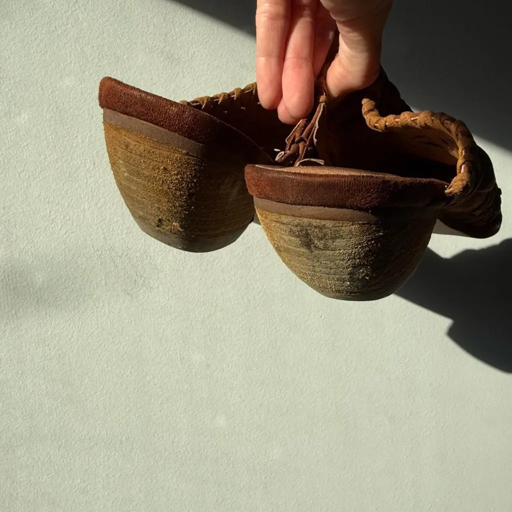 Vintage Y2K Jeffrey Campbell Brown suede mule clogs with wooden heel 🔥 - Image 7