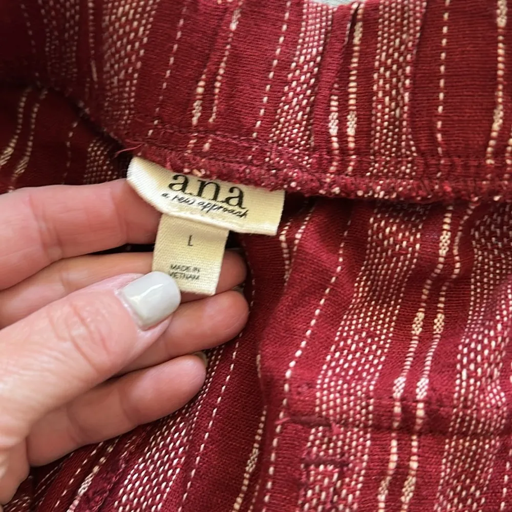 a.n.a Women's Burgundy Striped Shorts NWT - Image 4