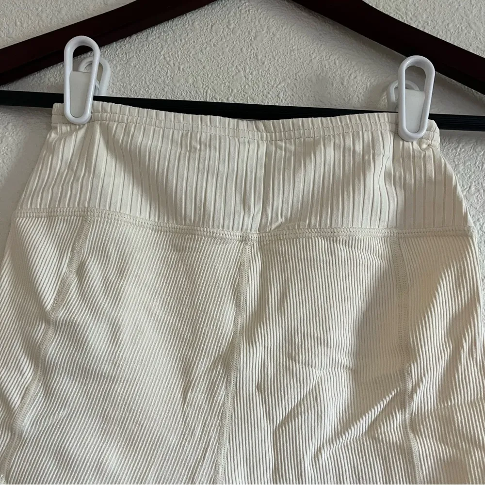 ✨NWT For Love & Lemons Ribbed Dani Biker Short Dana Cream / Off White  Size XS - Image 9