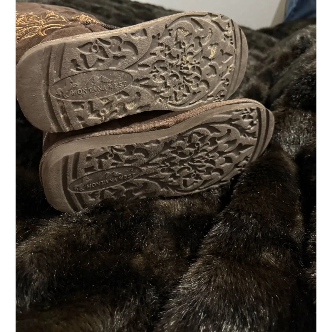 Montana West Women's boots dark brown size 9 faux fur lined - Image 6