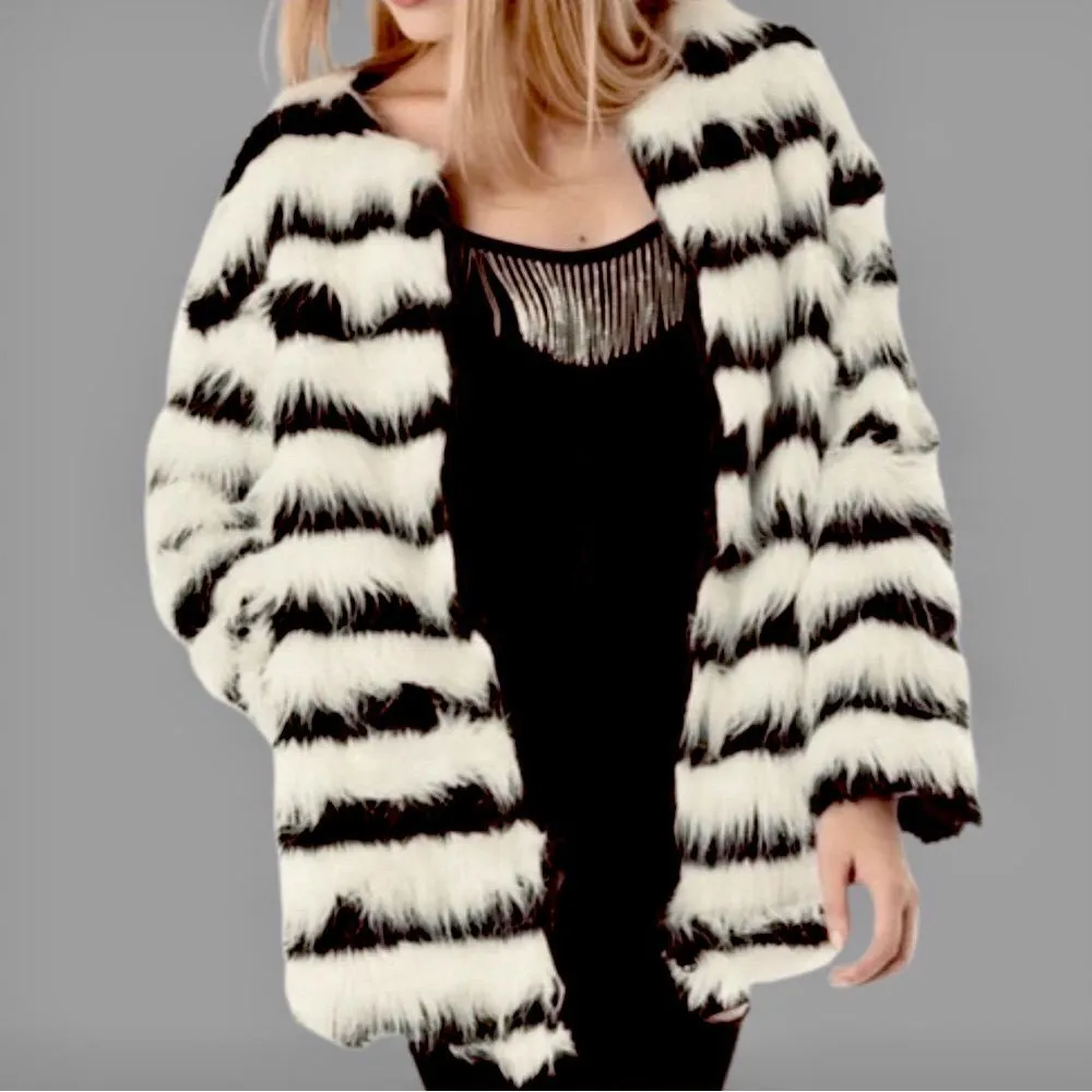 BOHO CHIC Black and White Striped Faux Fur Jacket Size Large - Image 4