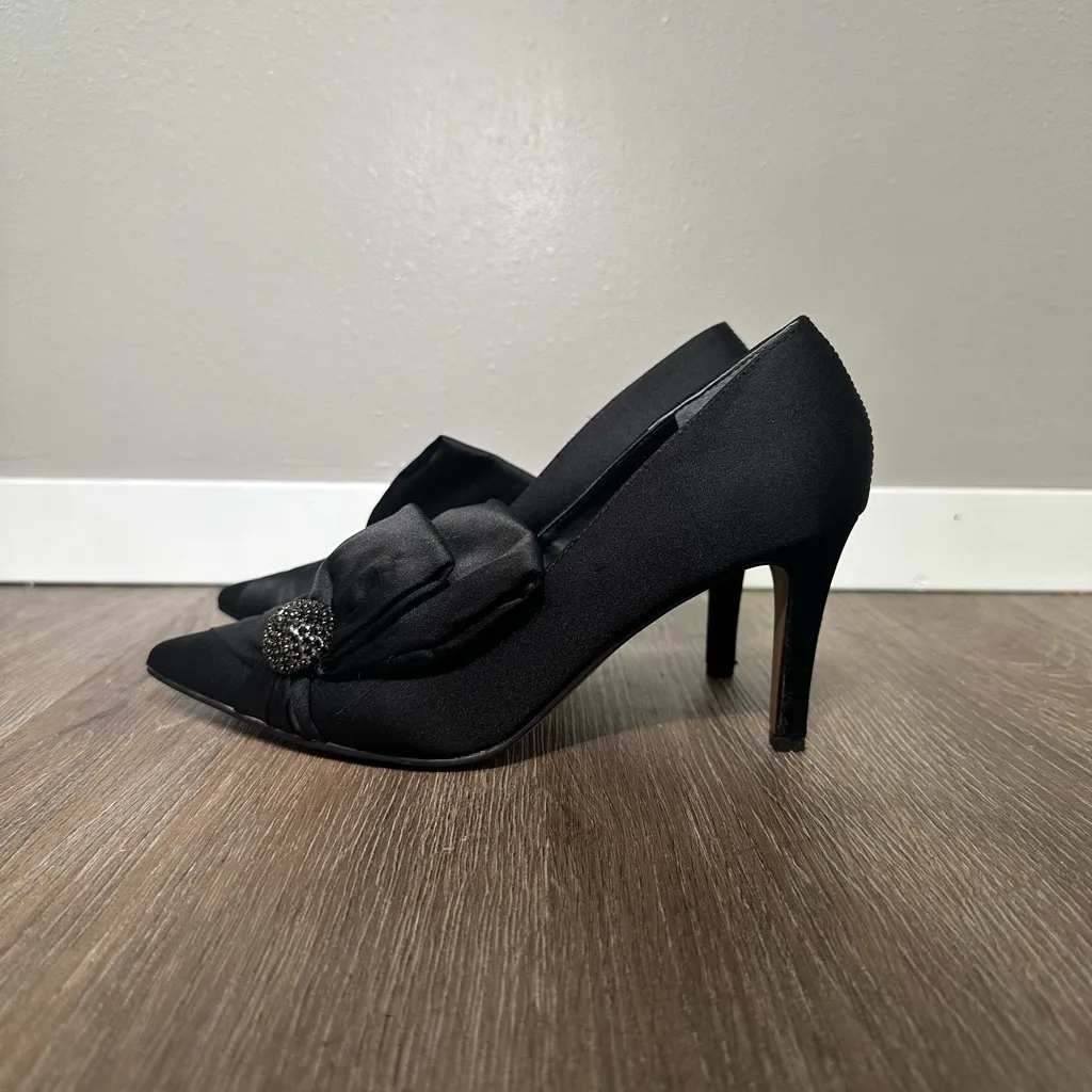 JRenee Hirisha Pointed Toe Pump In Black Size 7 - Image 2