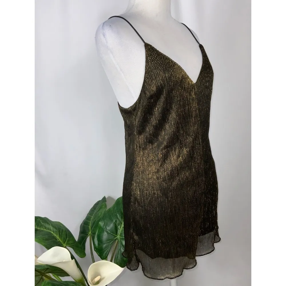 Honey Punch Spaghetti Strap Black & Gold Metallic Overlay Loose Fit Romper Small - Image 7