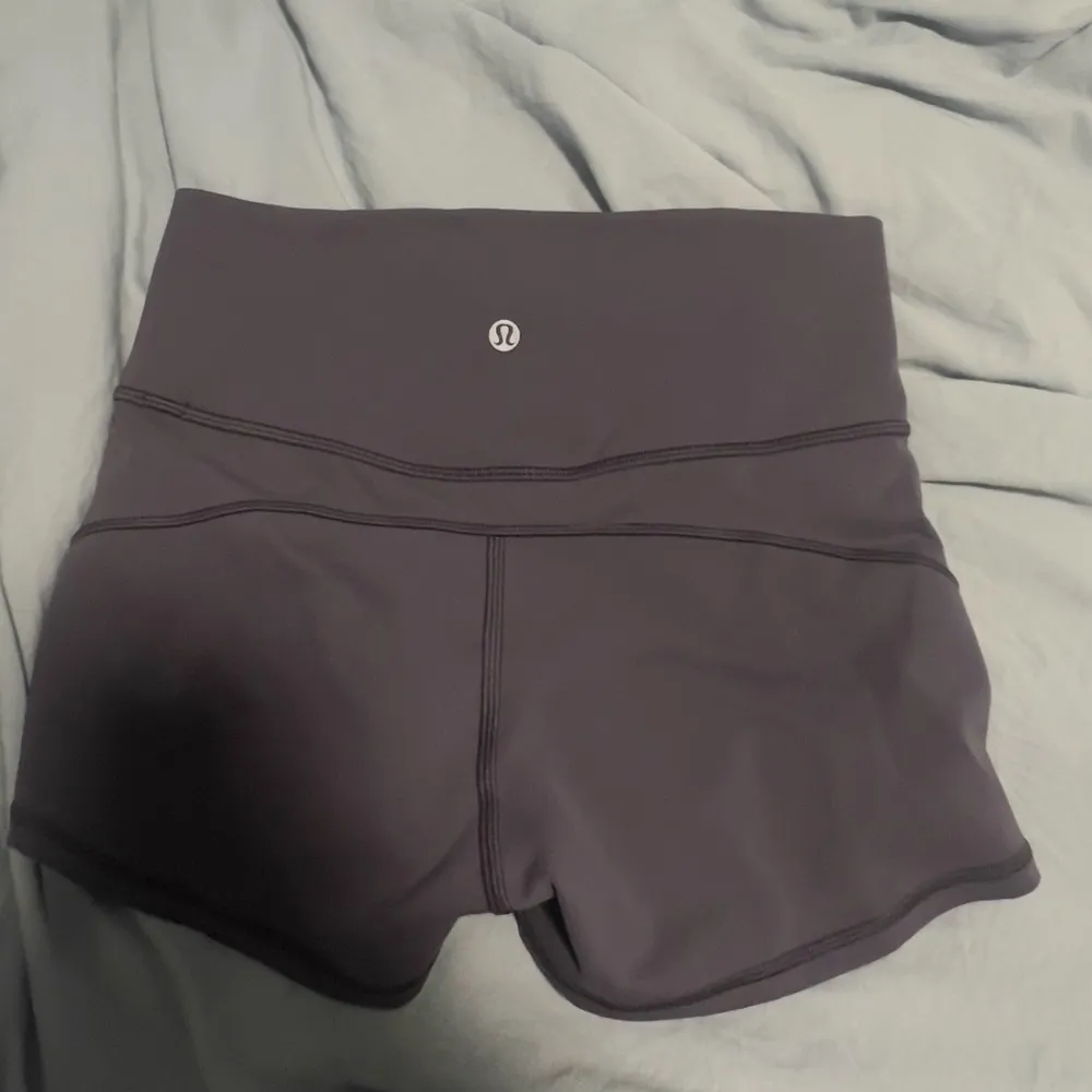 Lululemon Athletica Grey Bike Shorts with Wide Waistband - Image 2