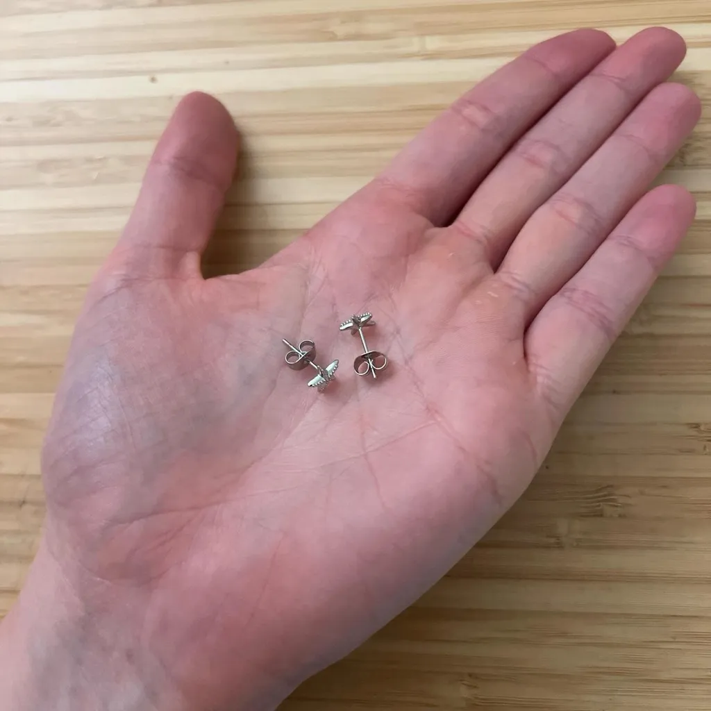 White Gold Plated Starfish Stud Earrings🌟 - Image 2