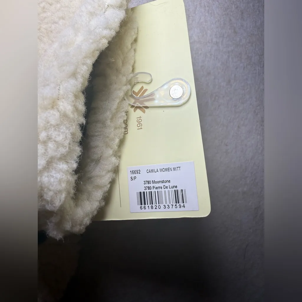 KOMBI Camila Waterguard Sherpa Women Size Small Mittens Moonstone NWT Tan - Image 6