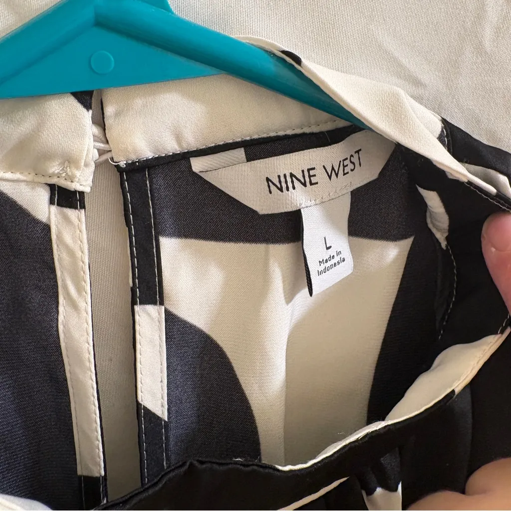 NWT Nine West Monochrome Abstract Blouse - Image 2