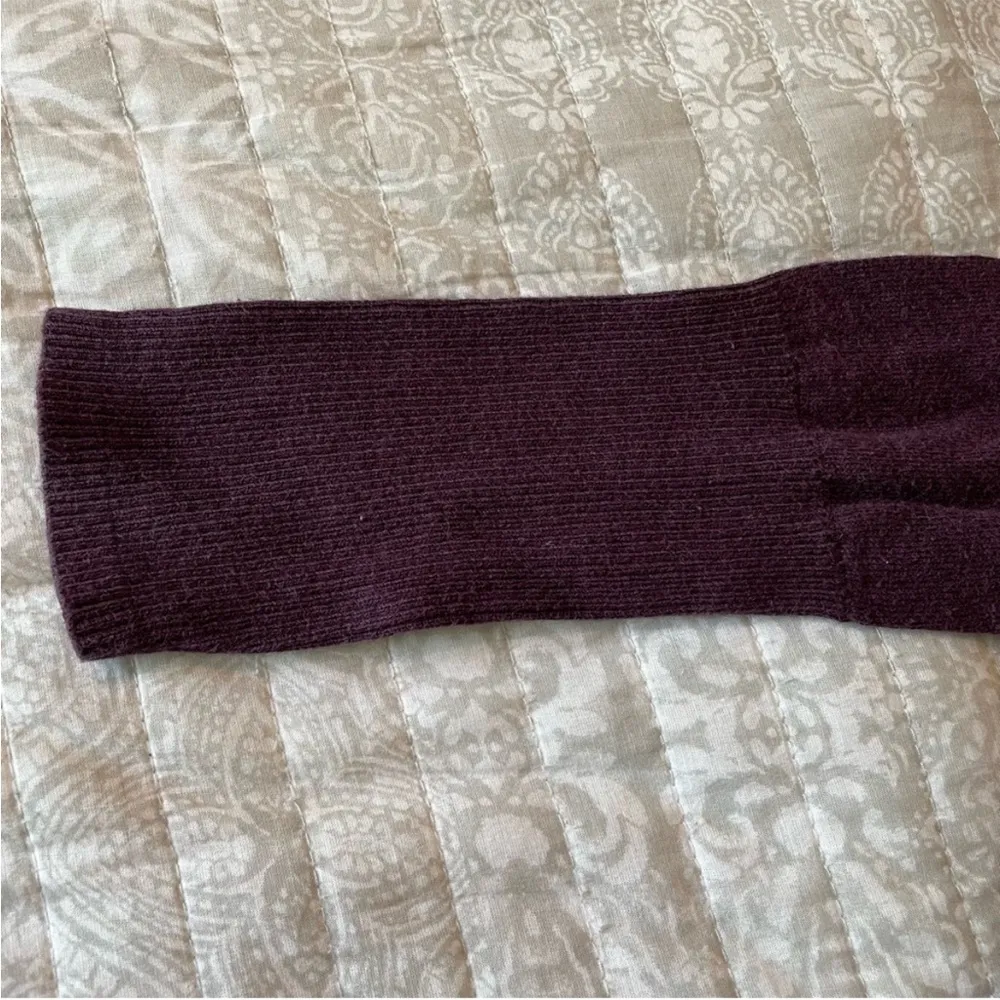 Old Navy Plum Purple Crew Neck Long Sleeve Sweater Medium - Image 4