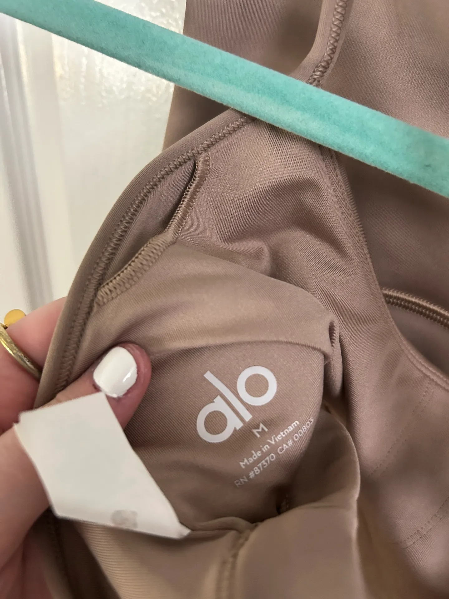 Alo Yoga Athletic Set - Image 4