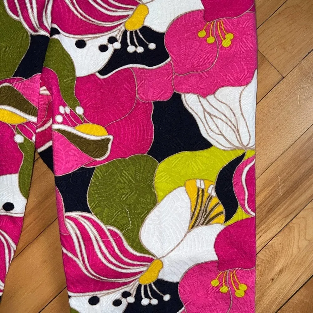 Adorable Trina Turk Moss 2 Cropped Skinny Pant! - Image 2