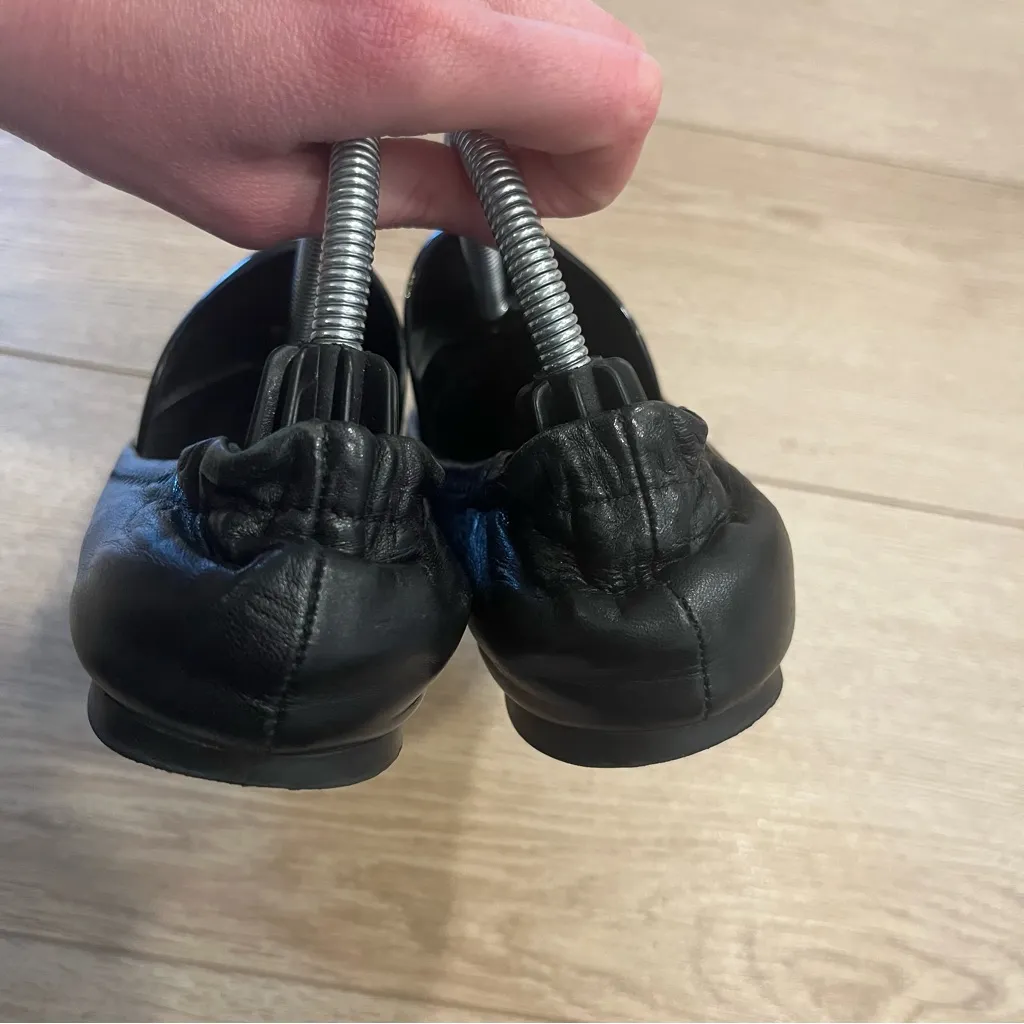 Tory Burch Minnie Travel Ballet Flat Black Leather Scrunch Size 6 - Image 6