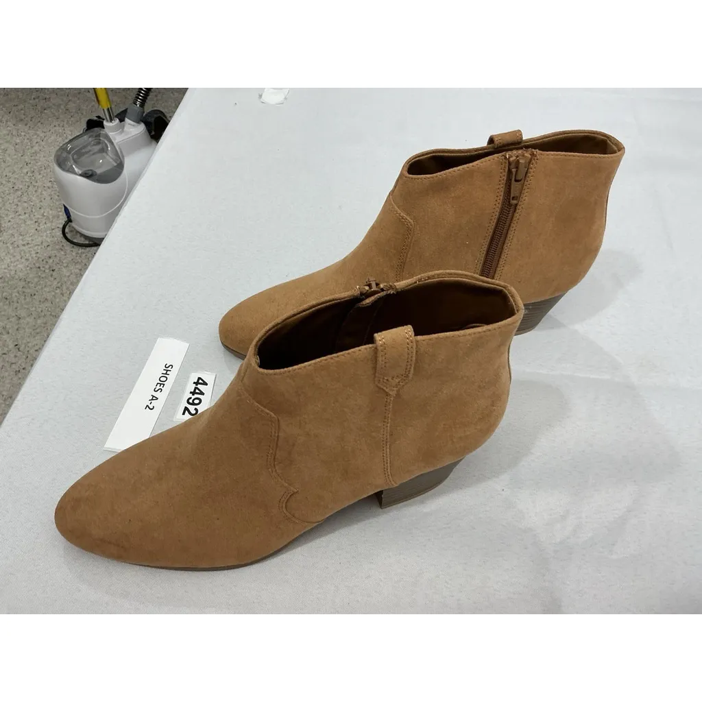Womans Old Navy Ankle Boots 11 Brown Side Zip Block Heel - Image 3