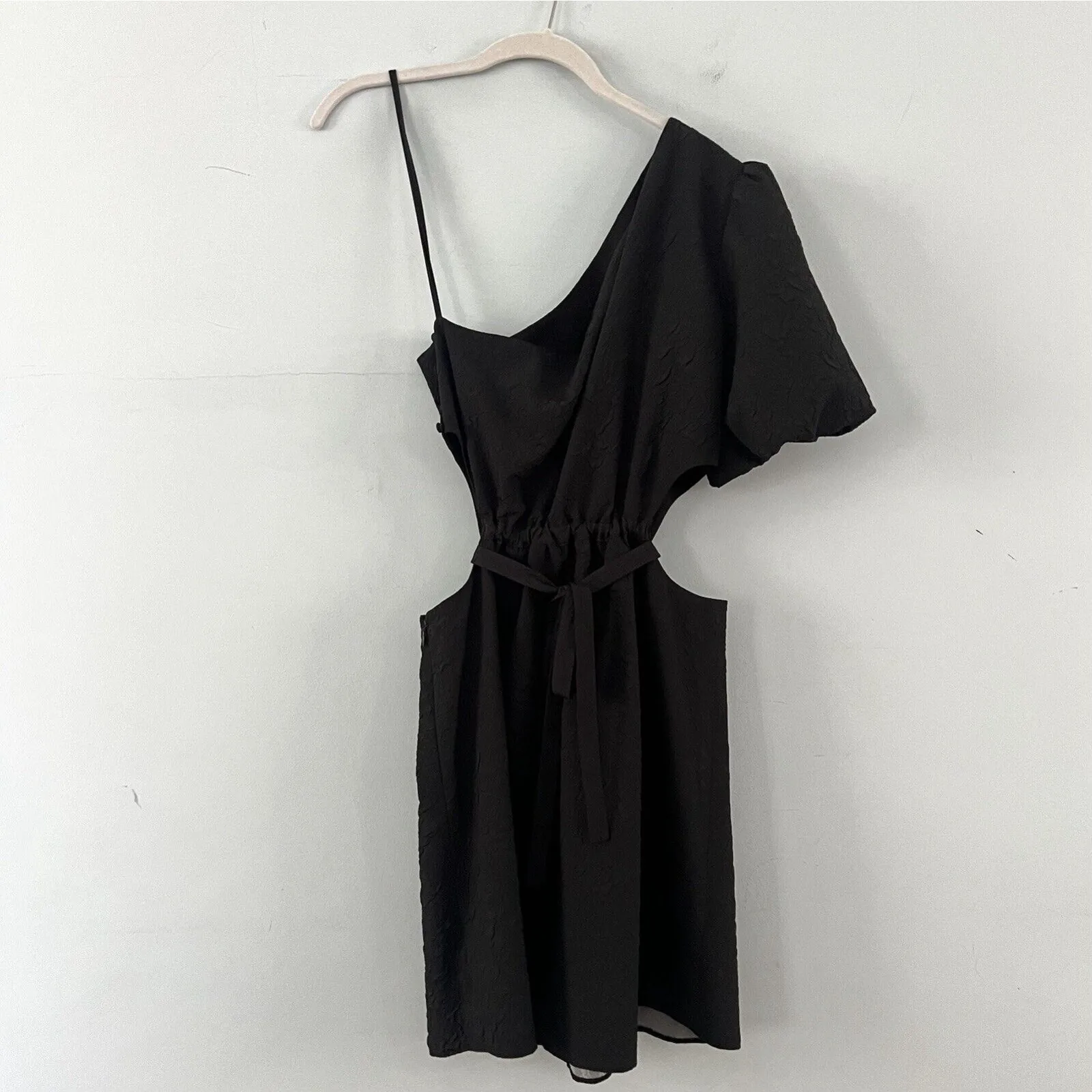 NWT Gianni Bini Ari One Shoulder Puff Sleeve Black Floral Mini Dress - Image 4