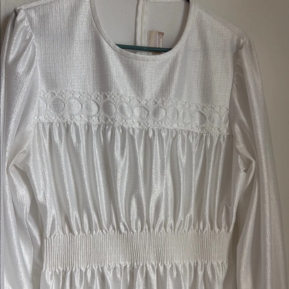 White Smocked Gown with Bishop Sleeves Size 00 - Image 4