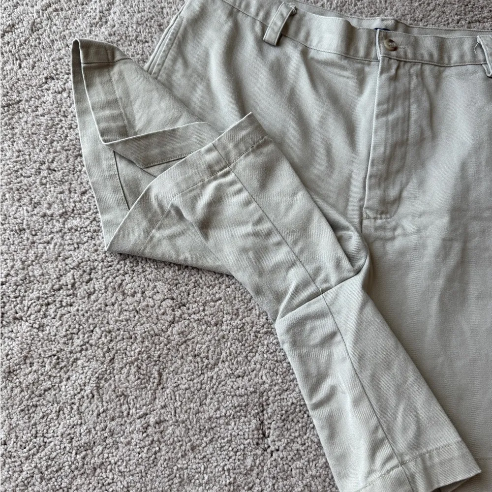 Ralph Lauren Sport khaki tan Flat Front shorts - EUC - logo detail - fits medium - Image 10