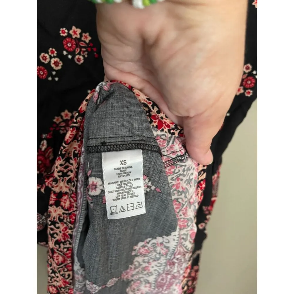 Aeropostale Floral V-Neck Fit and Flare Short Sleeve Dress XS Black Red - Image 7