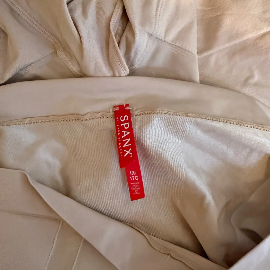 SPANXsculpt™‎ OnCore High-Waisted Mid-Thigh Short - Image 4