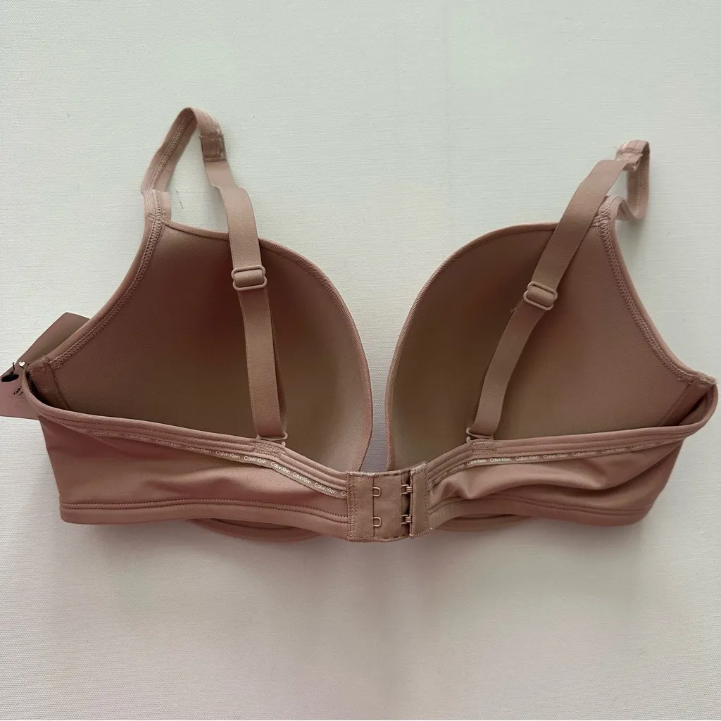 Calvin Klein Nude Push Up Plunge Bra Size 38C - Image 4