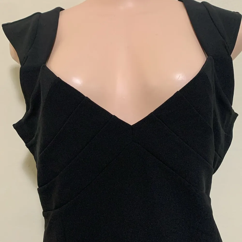 Boston Proper woman size MEDIUM black sleeveless tank blouse top - Image 2
